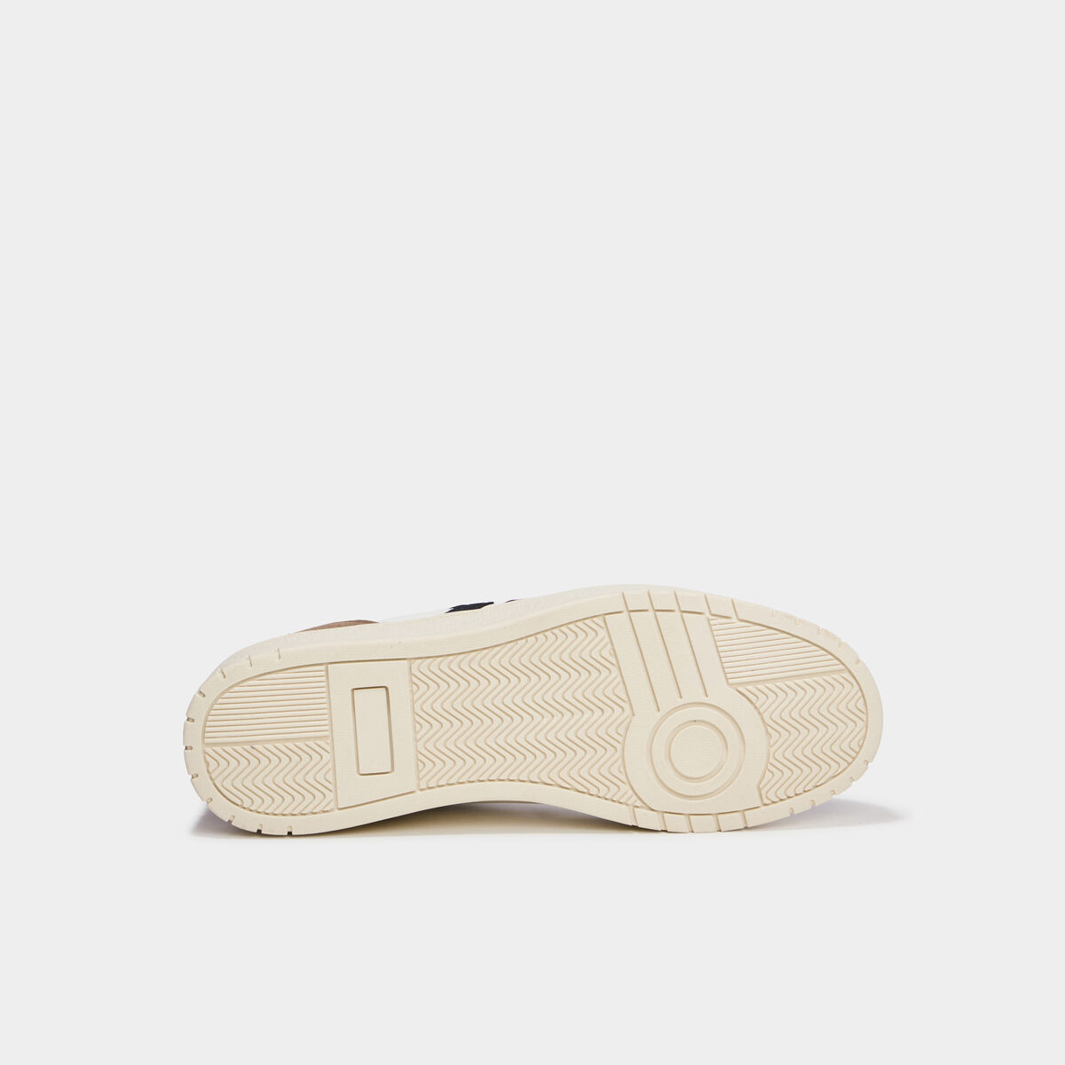 Baskets &agrave; lacets avec semelle &eacute;paisse gris homme
