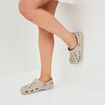 Sabots &agrave; bride ajour&eacute; Crocs sable femme