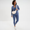 Veste de sport ajust&eacute;e avec fermeture bleu fonc&eacute; femme