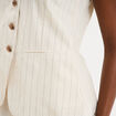 Veste sans manches ajust&eacute;e boutonn&eacute;e ecru femme
