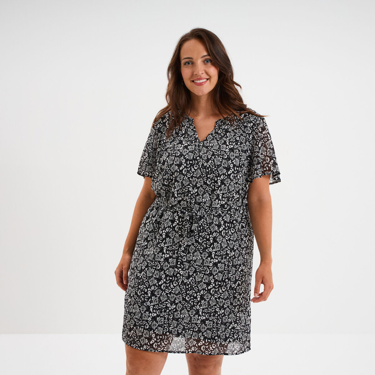 Robe courte col tunisien manches courtes noir femme grande taille