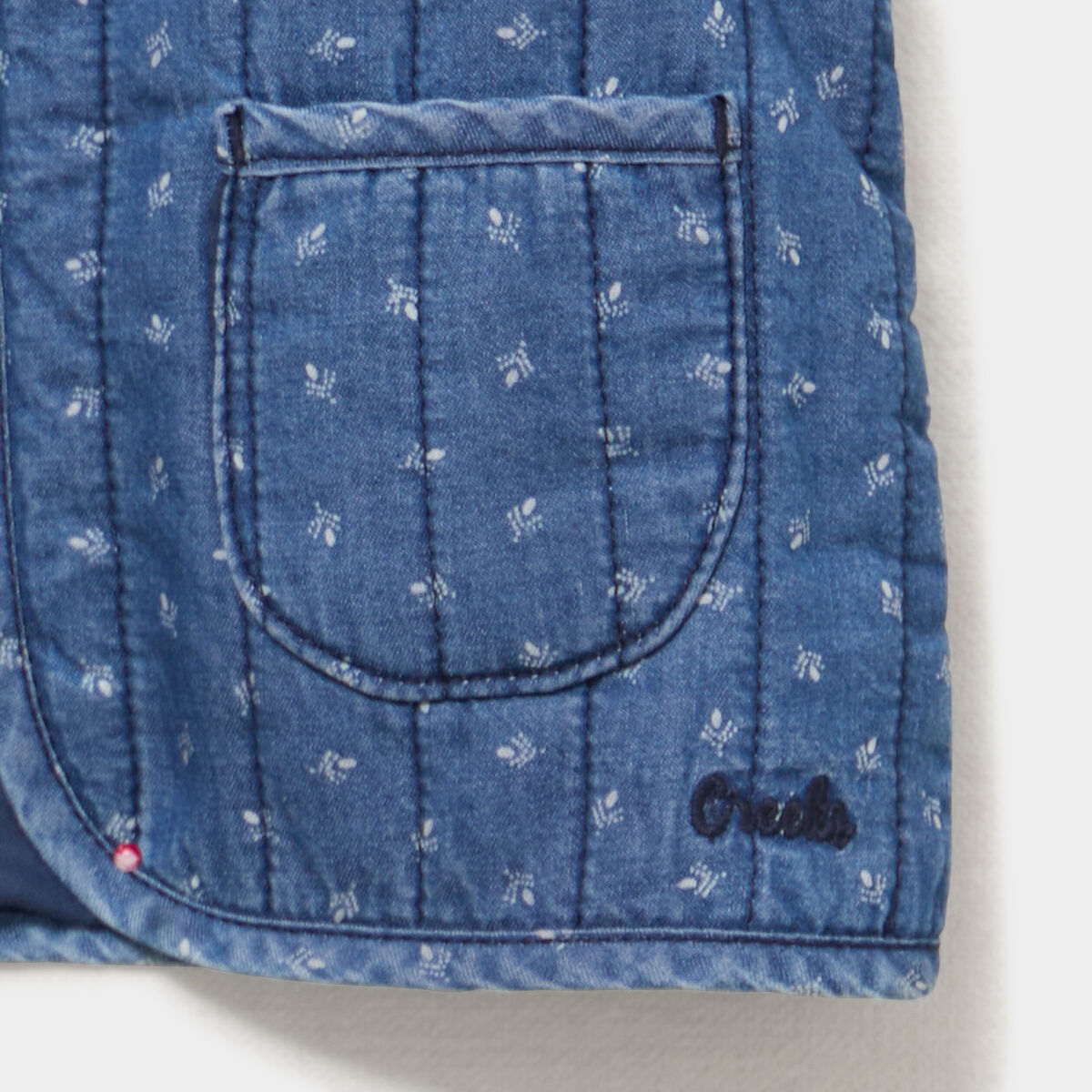 Gilet sans manches matelass&eacute; en jean denim stone b&eacute;b&eacute; fille