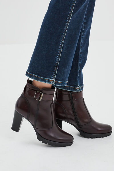 Bottines à talons avec boucles en cuir bordeaux femme