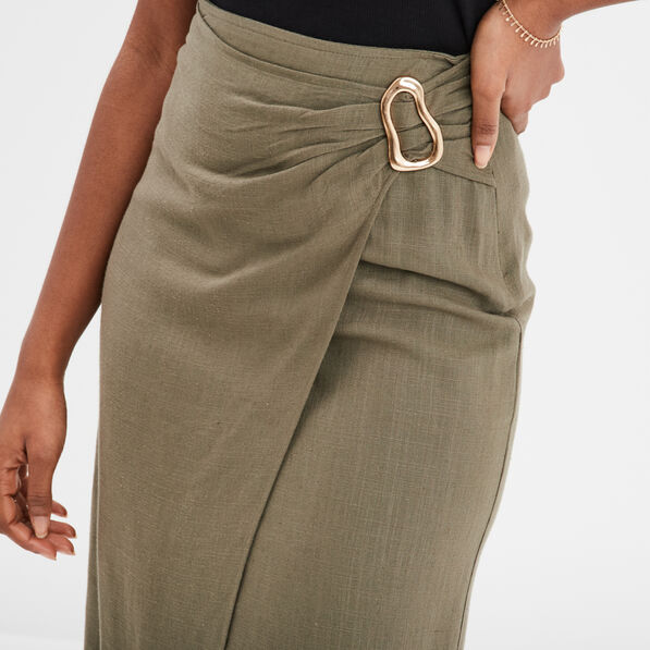 jupe midi portefeuille detail boucle vert kaki femme Jupe midi portefeuille détail boucle vert kaki femme
