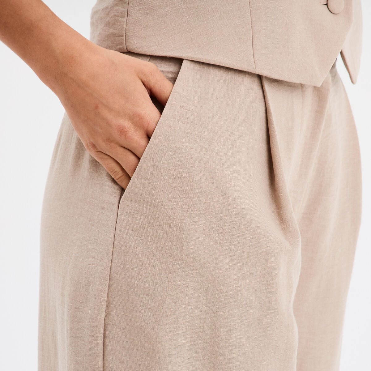 Pantalon large avec pinces beige femme