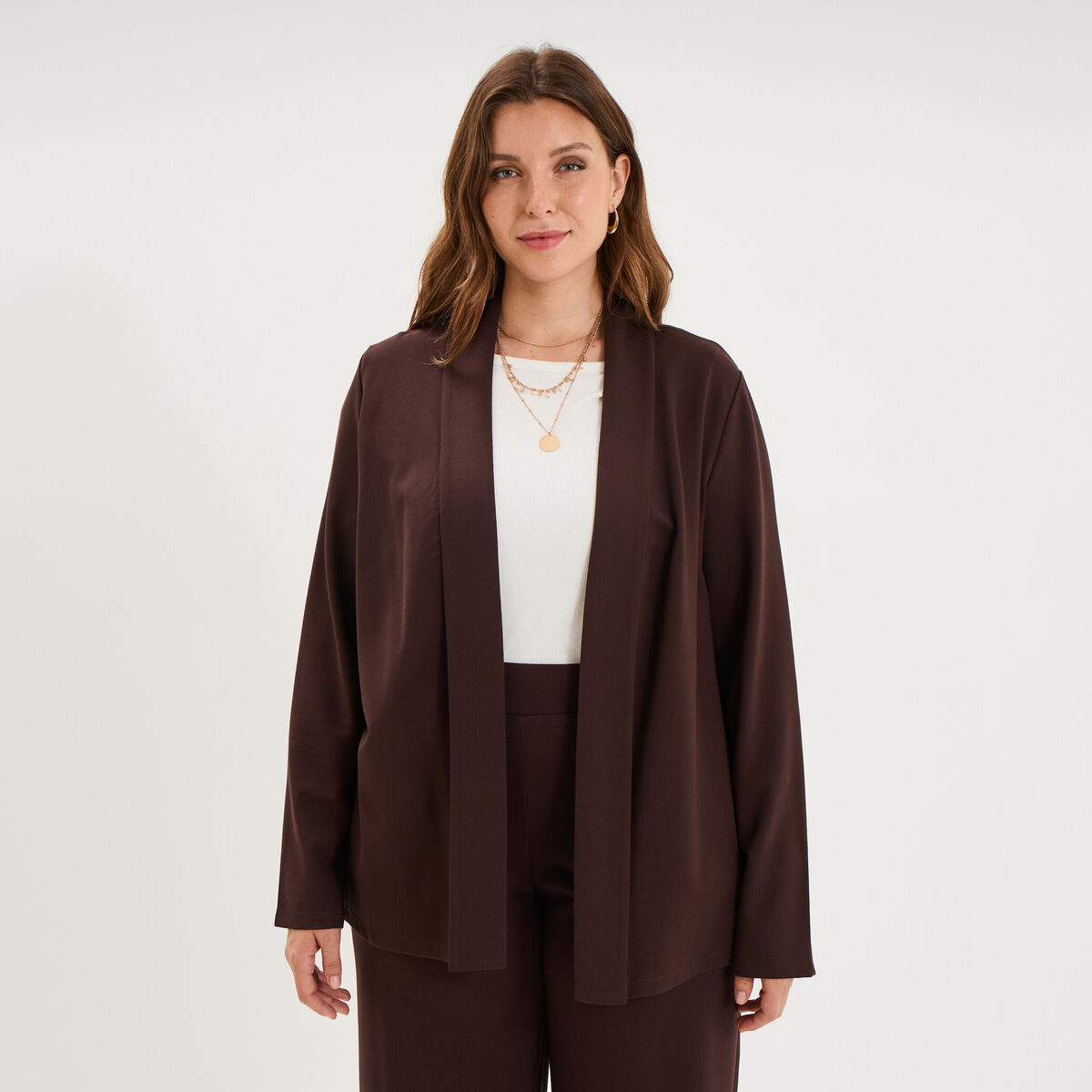 Veste courte col ch&acirc;le oversize marron fonc&eacute; femme grande taille