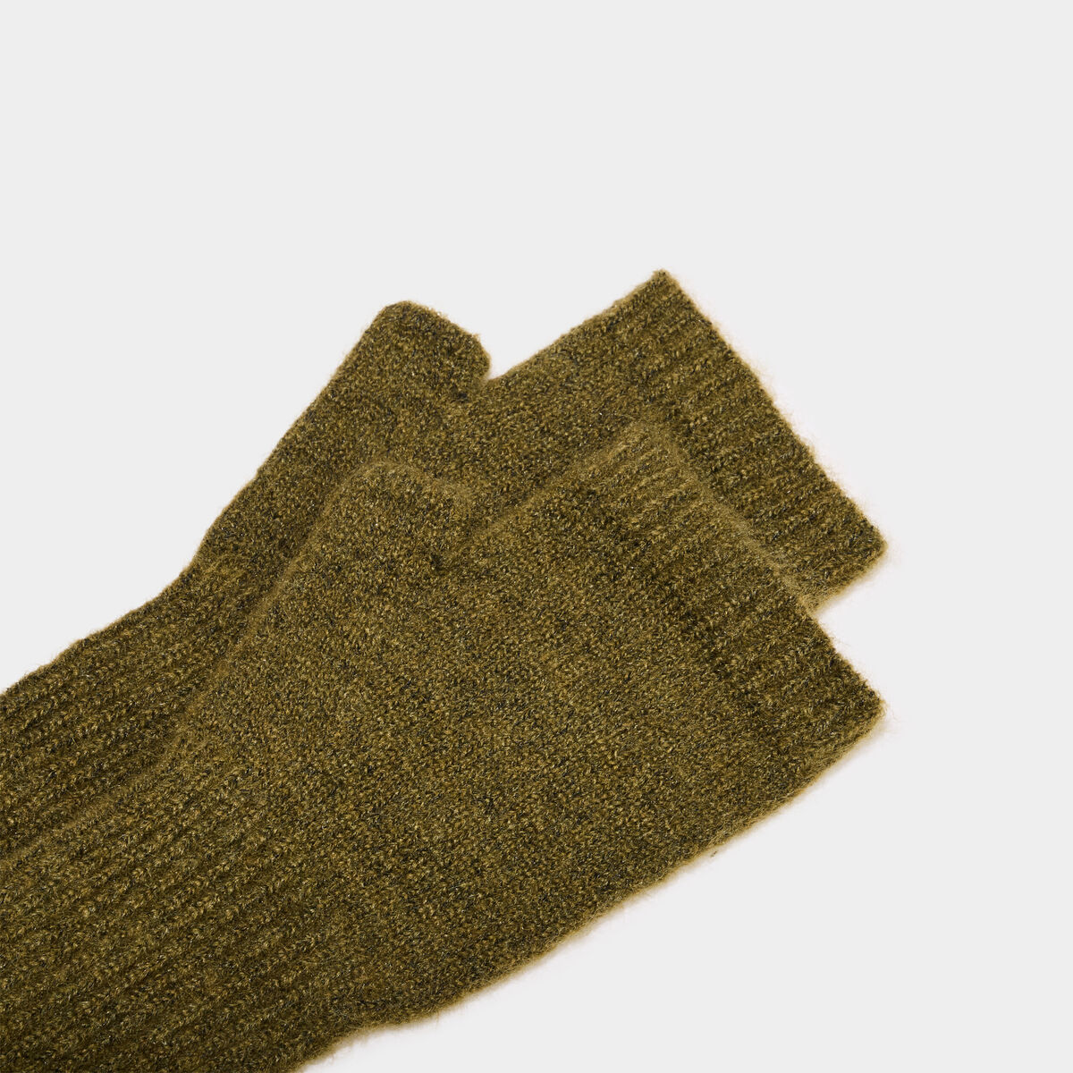 Mitaines longues en maille c&ocirc;tel&eacute;e vert olive femme