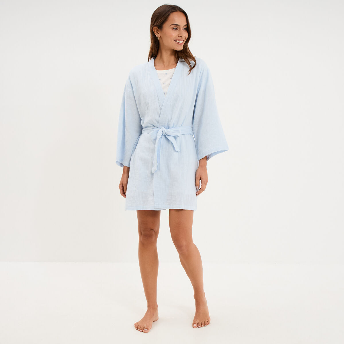 Peignoir court ceintur&eacute; gaze de coton bleu ciel femme