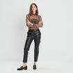Pantalon ajusté 7/8 ème simili cuir noir femme