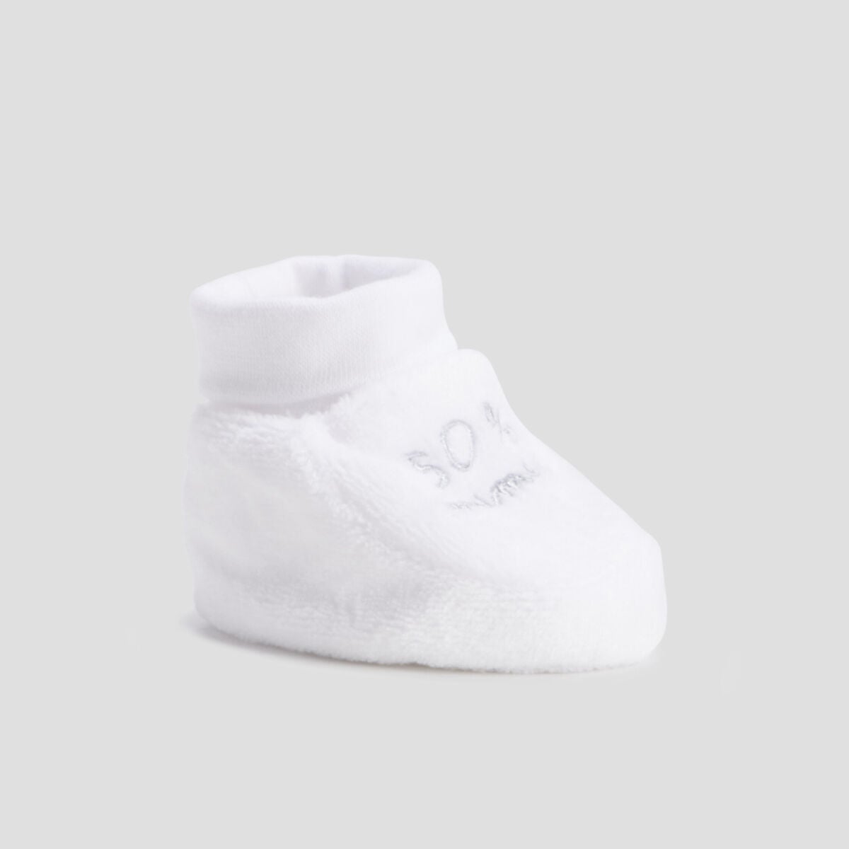 Chaussons effet velours blanc b&eacute;b&eacute;