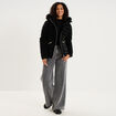 Doudoune courte capuche fausse fourrure noir femme