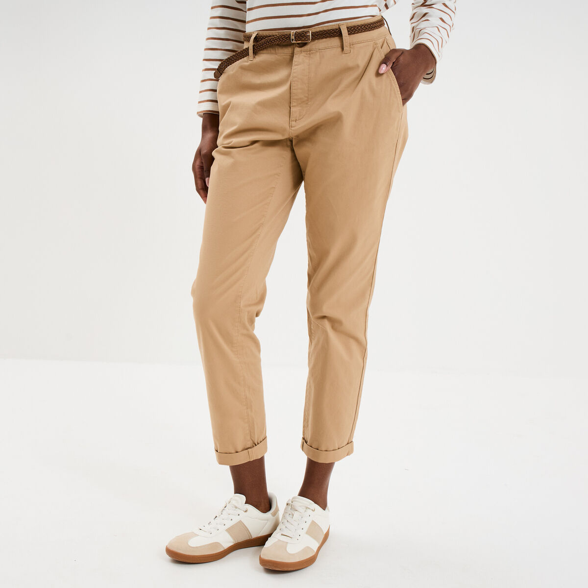 Pantalon chino 7/8&egrave;me ceinture tress&eacute;e beige femme