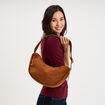 Sac banane effet su&eacute;dine camel femme