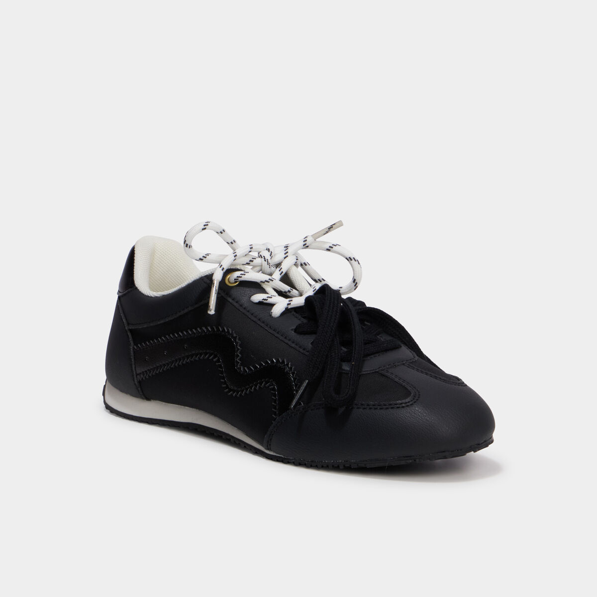 Baskets &agrave; lacets doubles semelle fine noir femme