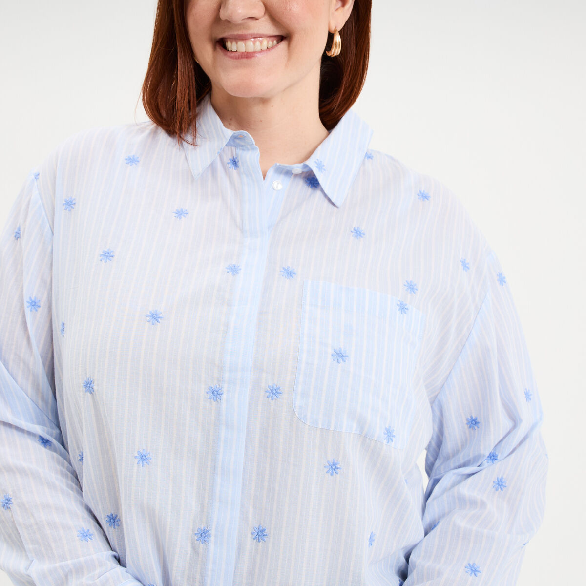 Chemise brod&eacute;e 1 poche manches longues bleu femme grande taille