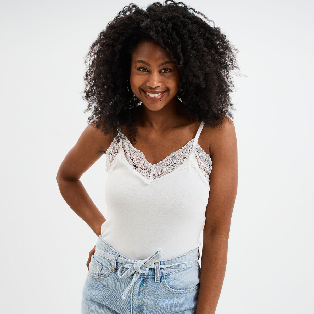 D&eacute;bardeur c&ocirc;tel&eacute; avec dentelle blanc femme