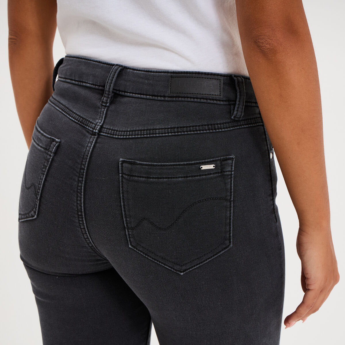 Jean stretch slim 7/8 &egrave;me denim noir femme