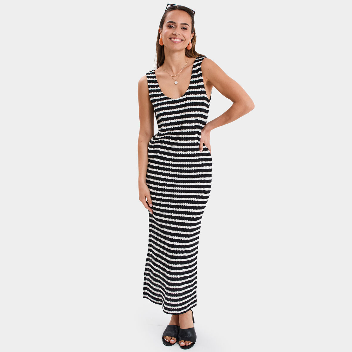 Robe longue en crochet bretelles larges noir femme