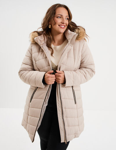 Doudoune longue &agrave; capuche beige femme grande taille