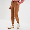 Pantalon chino 7/8ème ceinture tressée marron clair femme