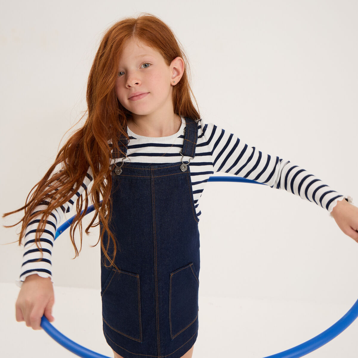Ensemble robe salopette et t-shirt bleu fille