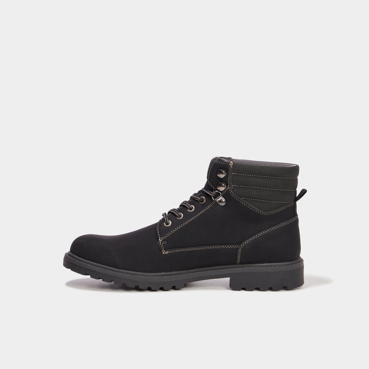 Bottines montantes crant&eacute;es &agrave; lacets noir homme