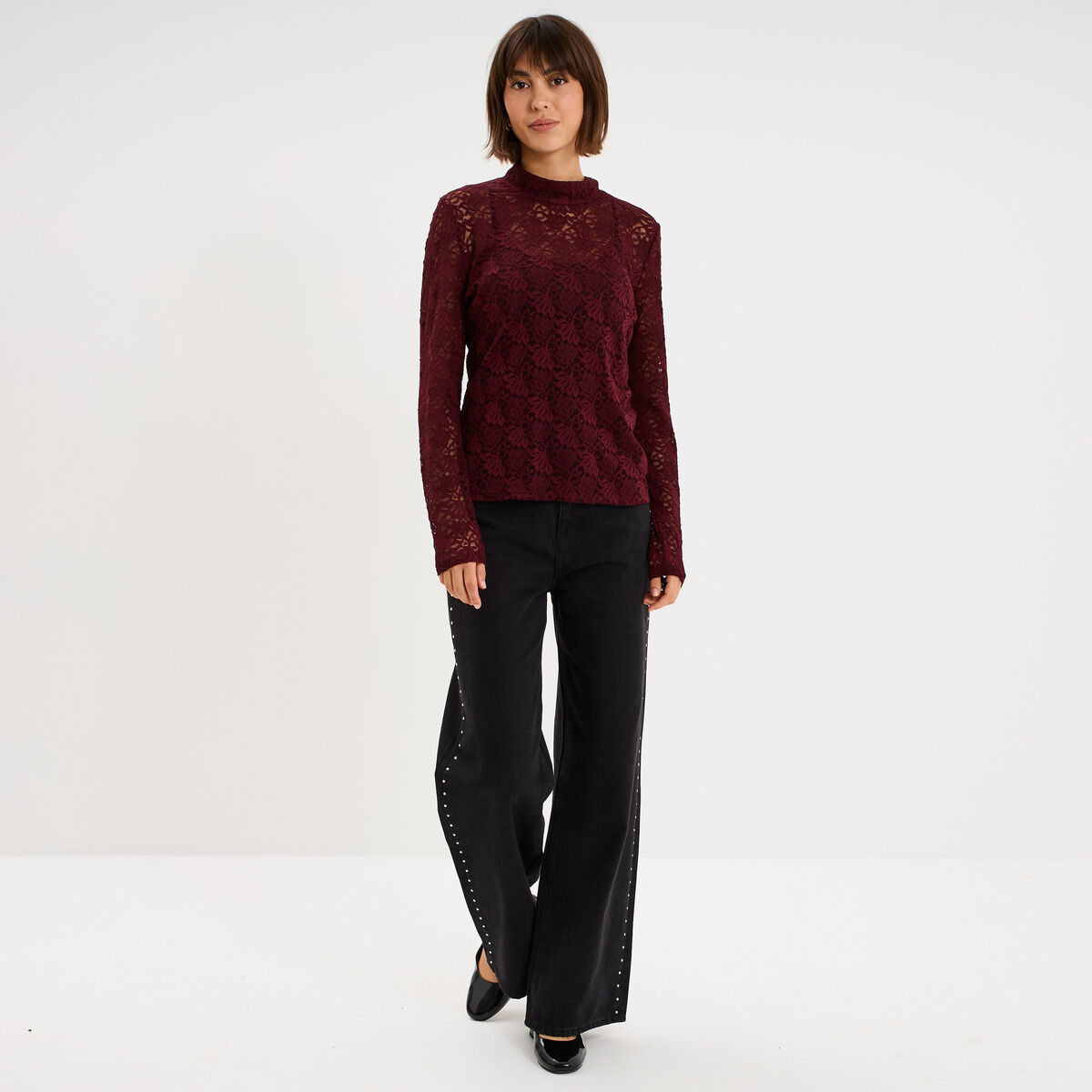 Blouse dentelle col montant violet fonc&eacute; femme