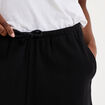 Short droit effet gaufr&eacute; coton noir femme