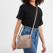 Sac en bandoulière détails perforés sable femme
