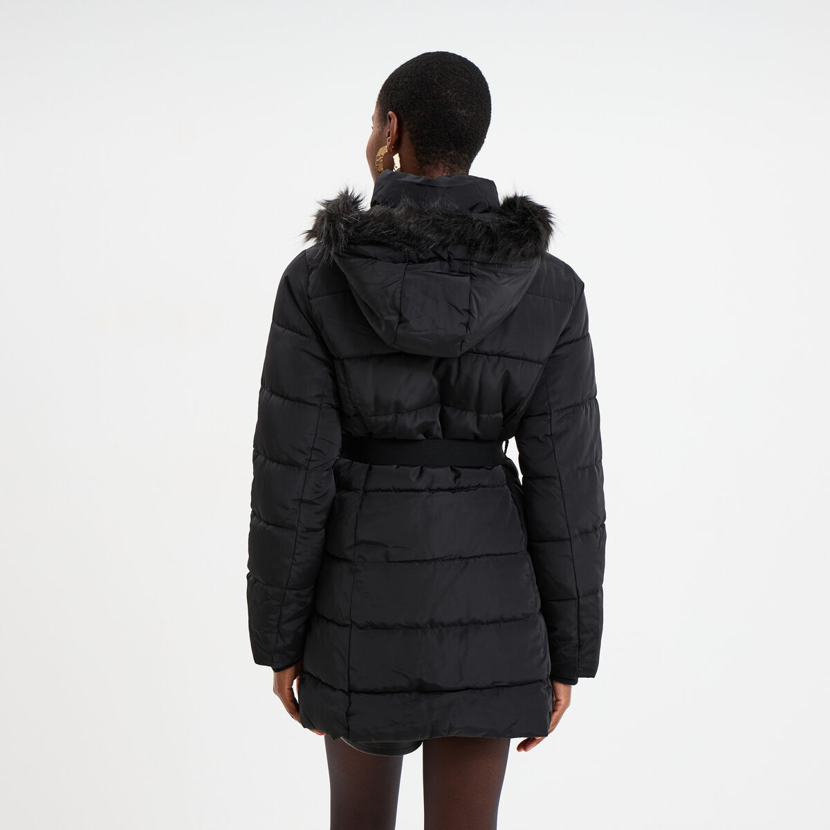 Doudoune ceintur&eacute;e mi-longue &agrave; capuche noir femme
