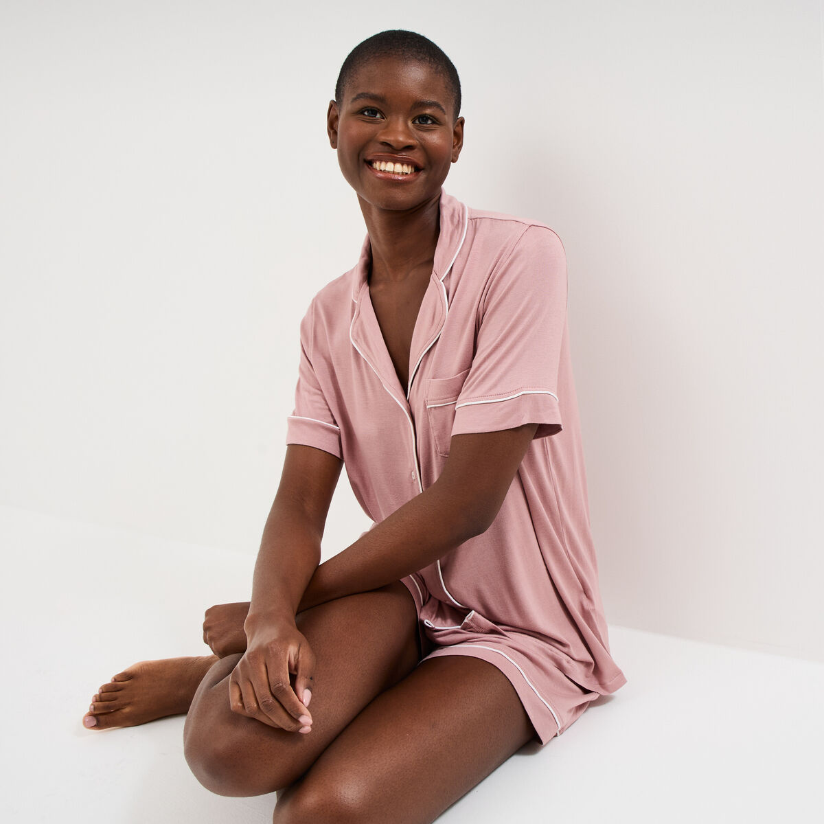 Ensemble pyjama fluide short et chemise mauve femme