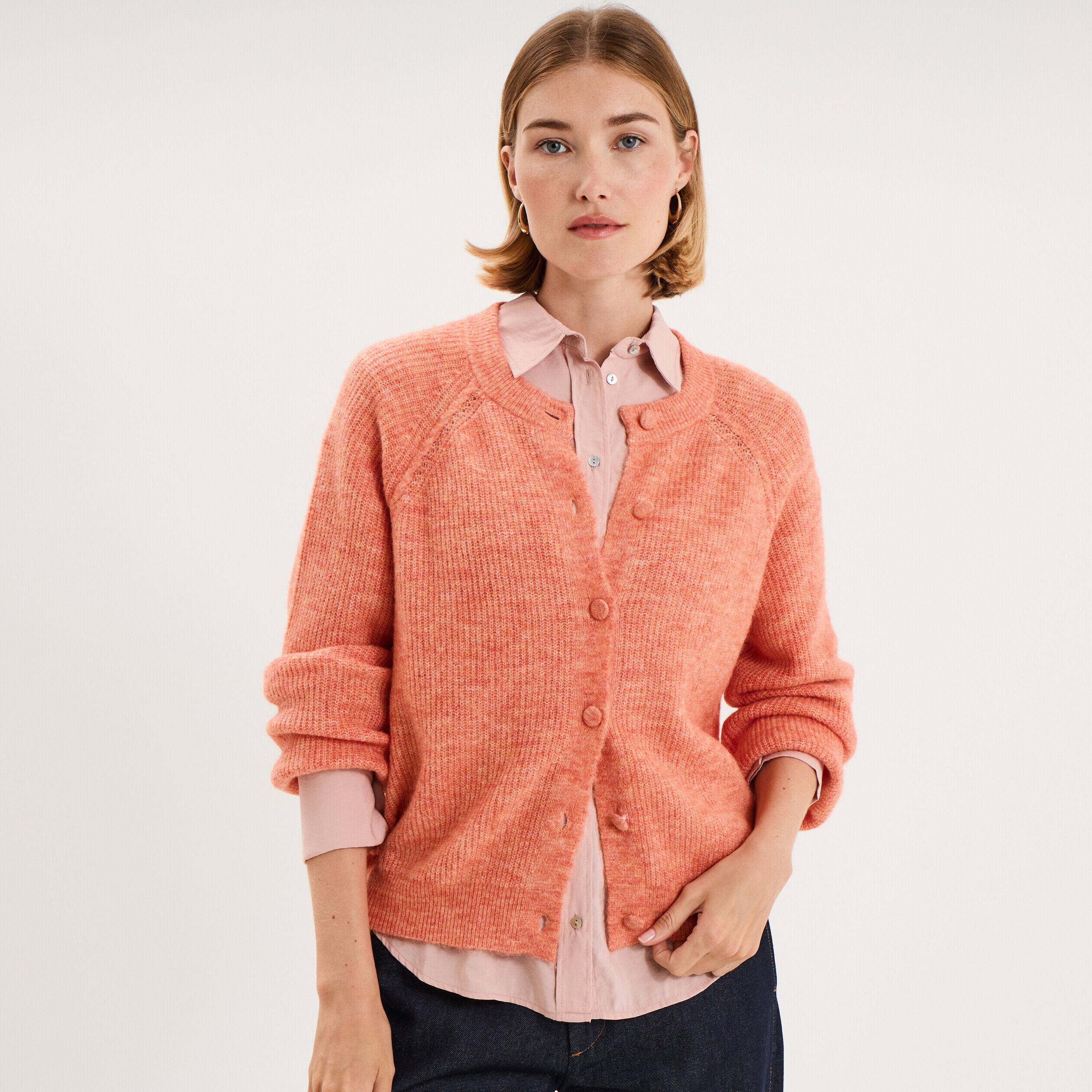 Gilet cardigan col rond boutonné rose corail femme