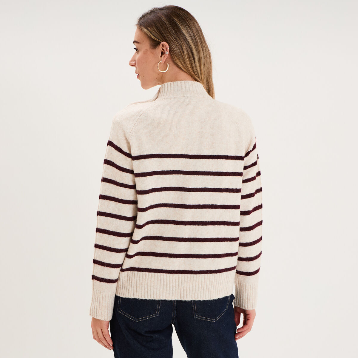 Pull col montant boutonn&eacute; ecru femme