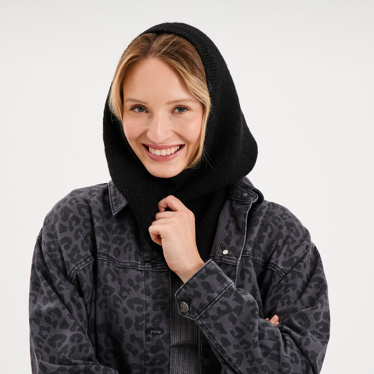 Cagoule en maille tricot noir femme