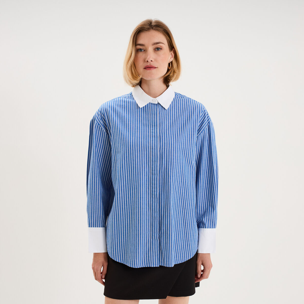 Chemise oversize col contrast&eacute; bleu femme