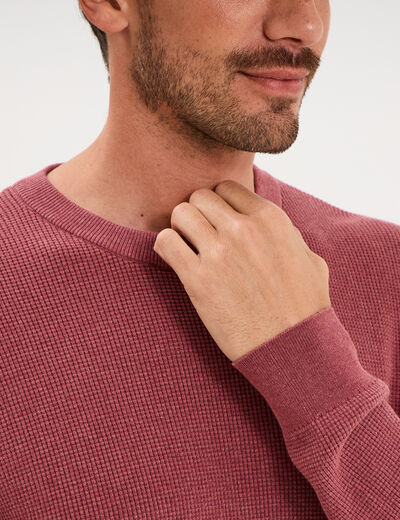 Pull en maille textur&eacute;e col rond vieux rose homme