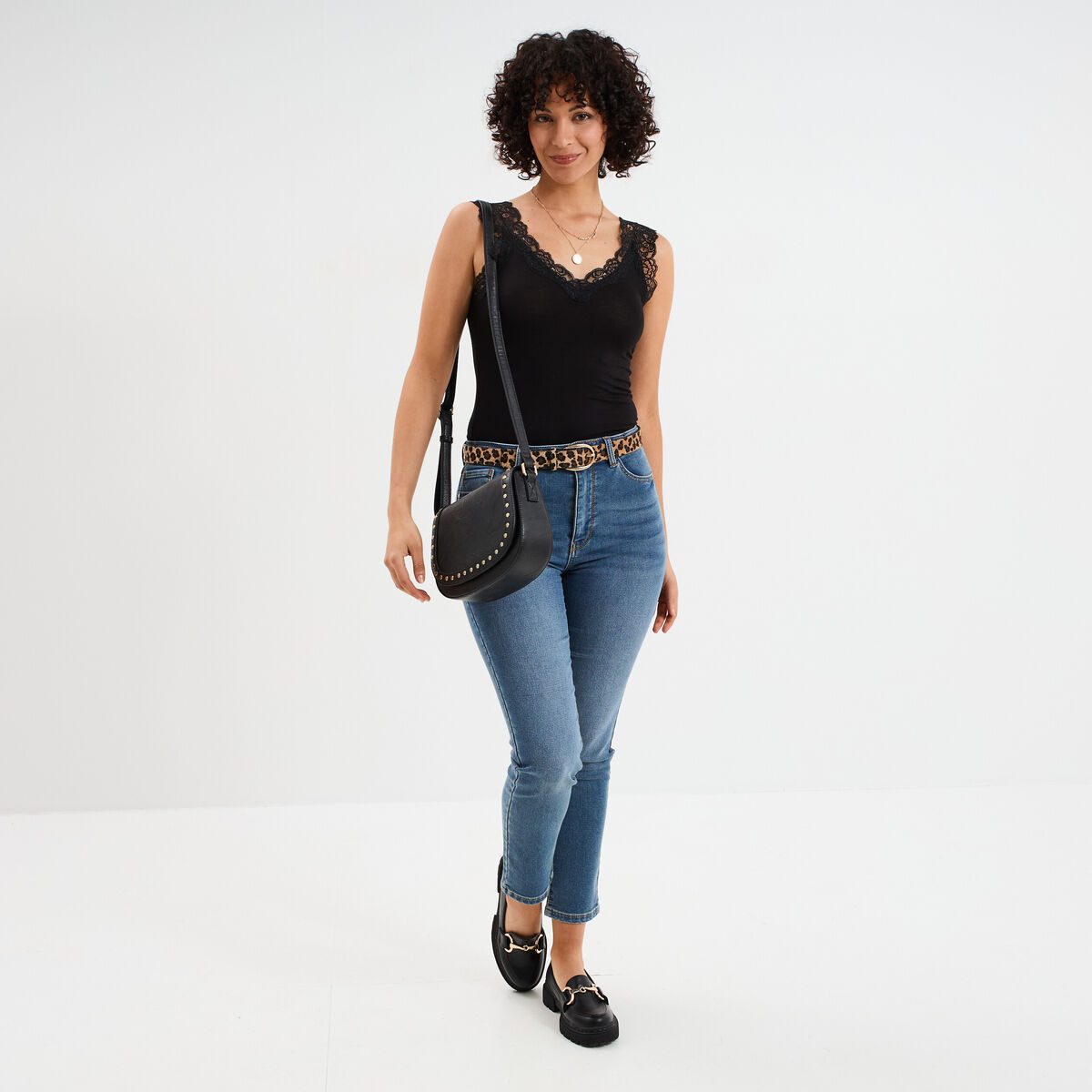 D&eacute;bardeur ajust&eacute; avec dentelle col V noir femme