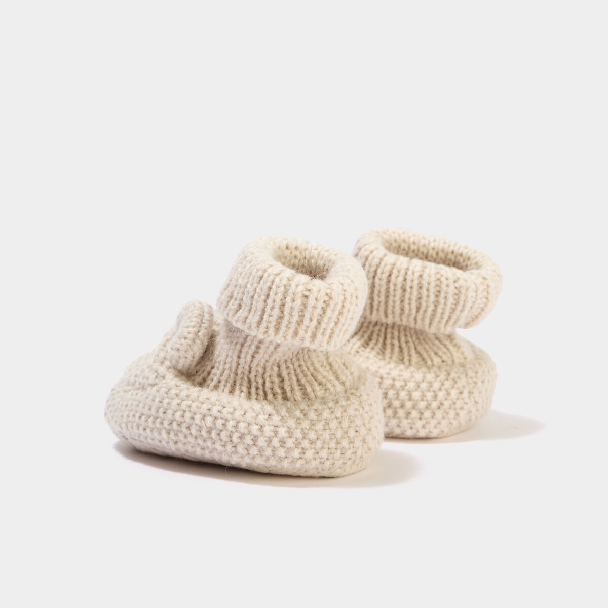 Chaussettes d'int&eacute;rieur tricot&eacute;es taupe b&eacute;b&eacute;