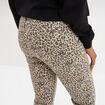 Pantalon slim en coton elasthanne creme femme