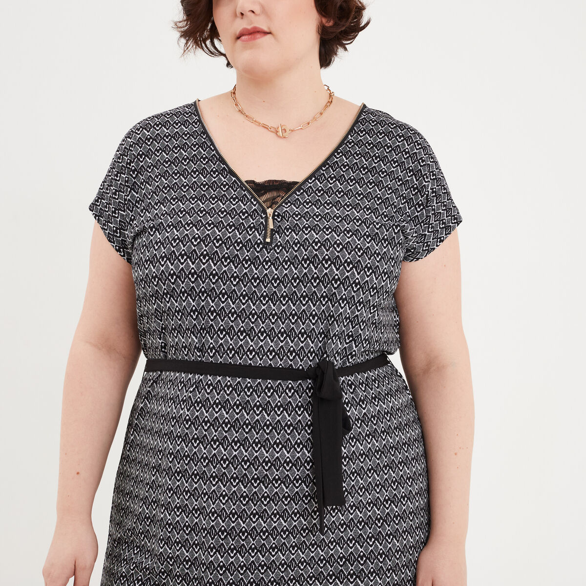Robe droite ceinturée ecru femme grande taille