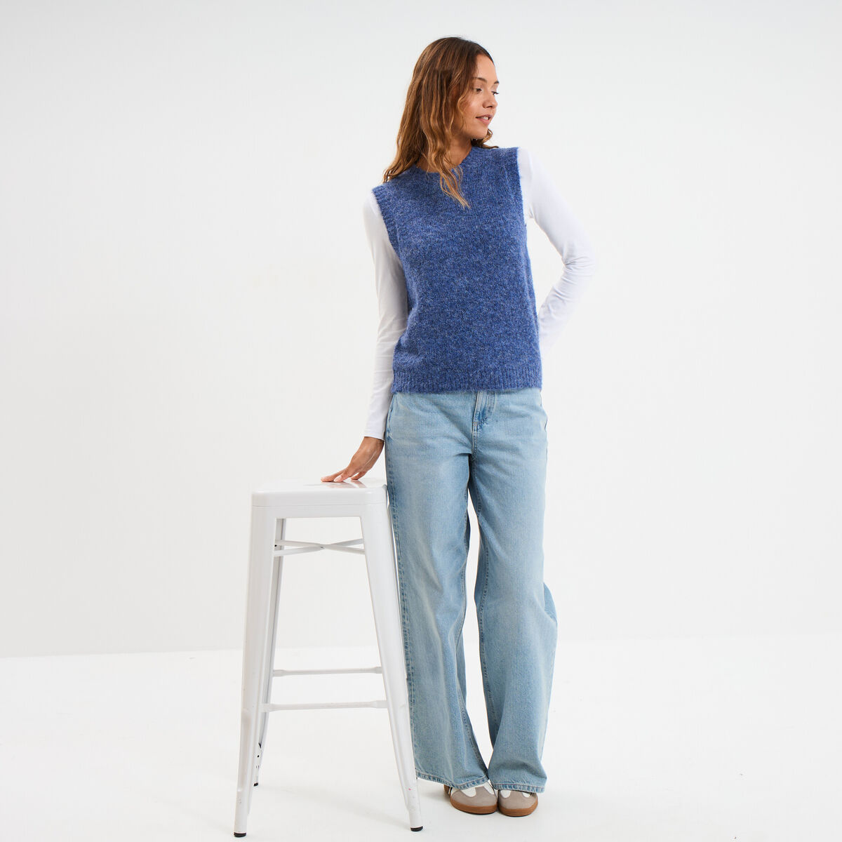 Pull sans manches col rond bleu femme