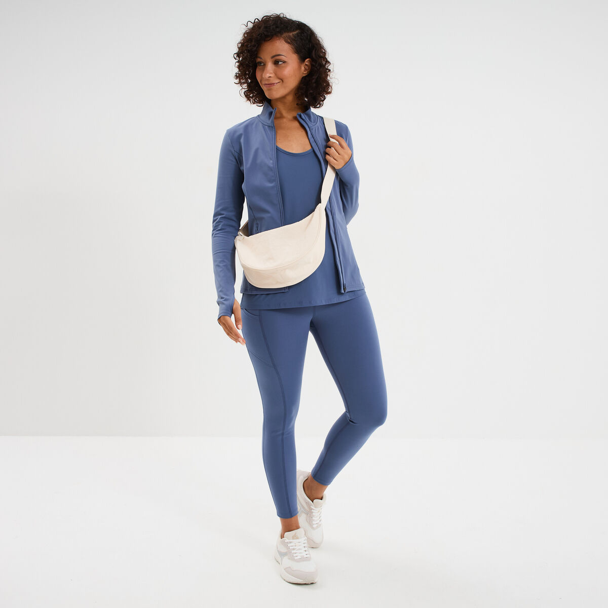 D&eacute;bardeur de sport fluide dos nageur bleu fonc&eacute; femme