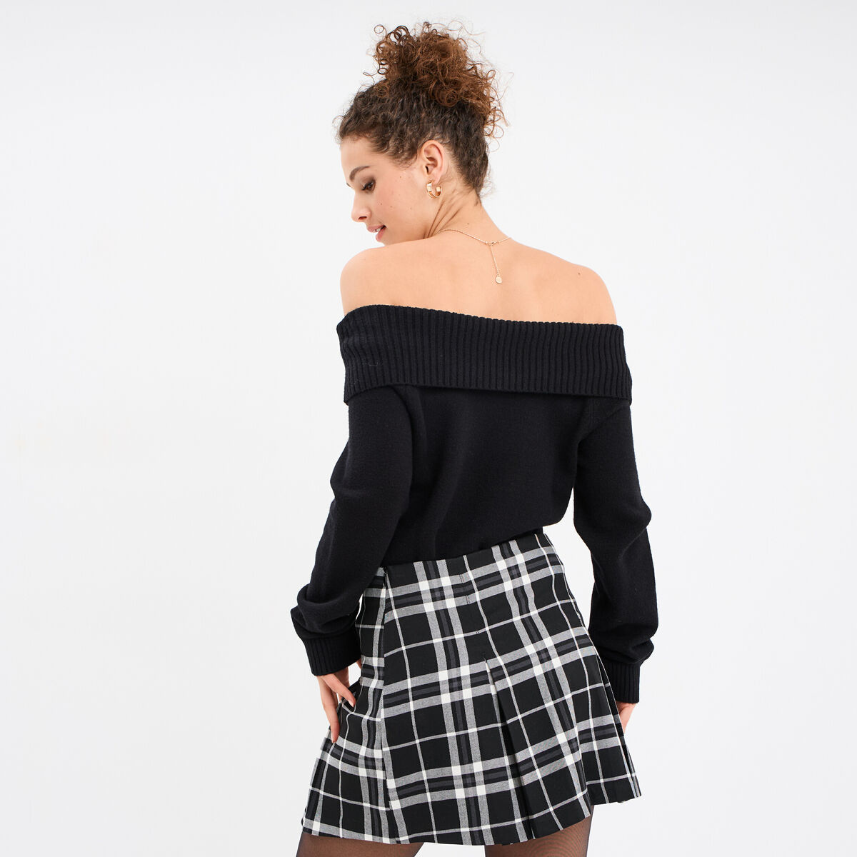 Pull cintré col bateau manches longues noir femme