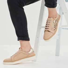 Derbies zippées en cuir pied large sable femme