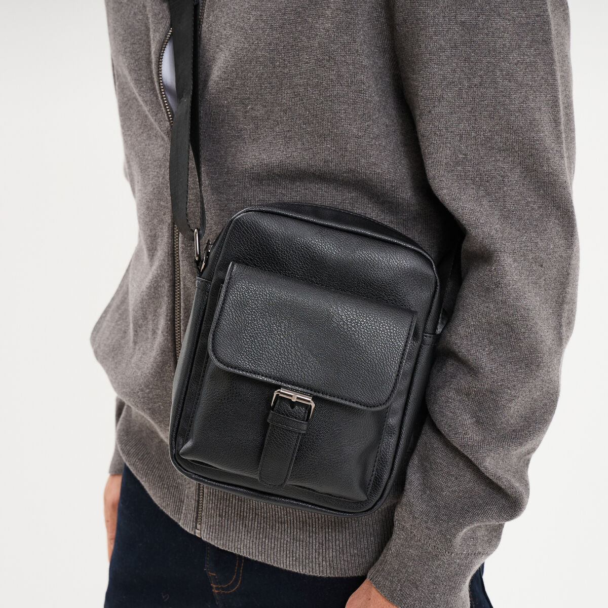 Sacoche en bandouli&egrave;re noir homme