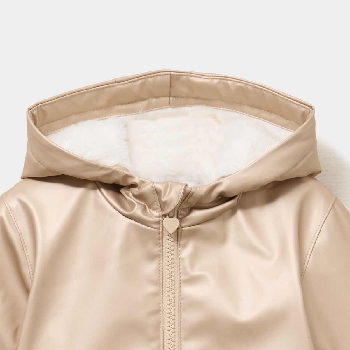 Parka imperm&eacute;able doubl&eacute;e &agrave; capuche couleur argent b&eacute;b&eacute; fille
