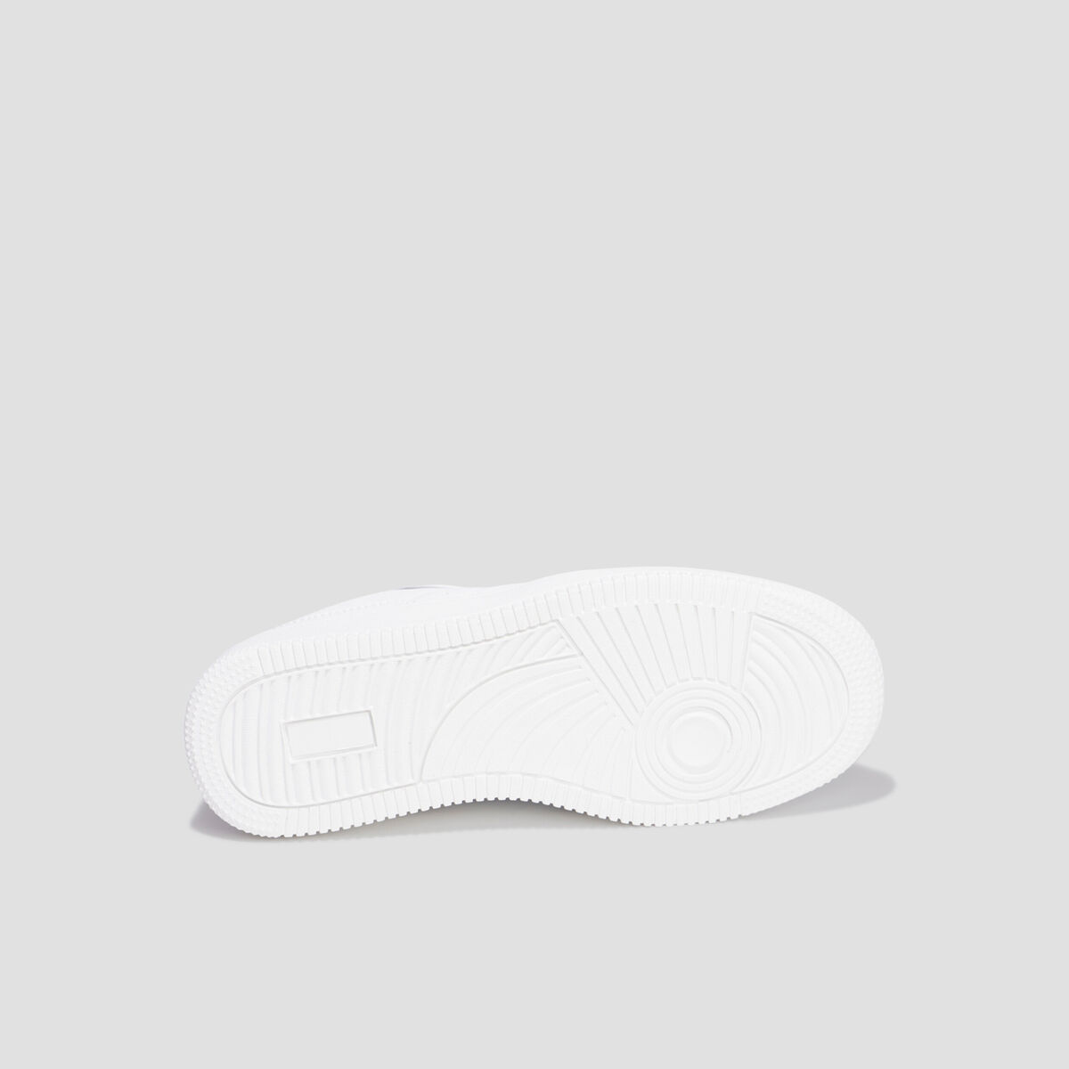 Baskets &agrave; lacets avec bout rond blanc gar&ccedil;on