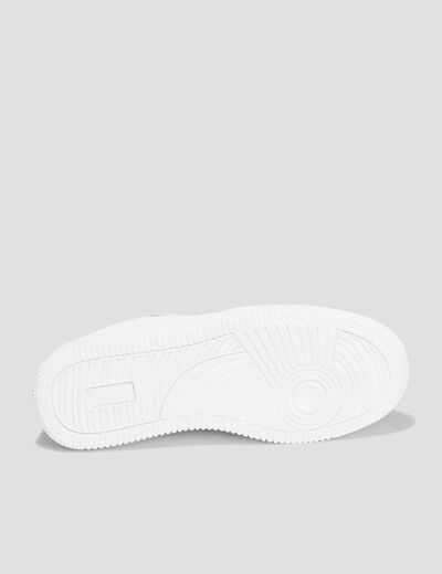 Baskets &agrave; lacets avec bout rond blanc gar&ccedil;on