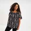 T-shirt gaufr&eacute; avec manches &agrave; noeuds noir femme grande taille