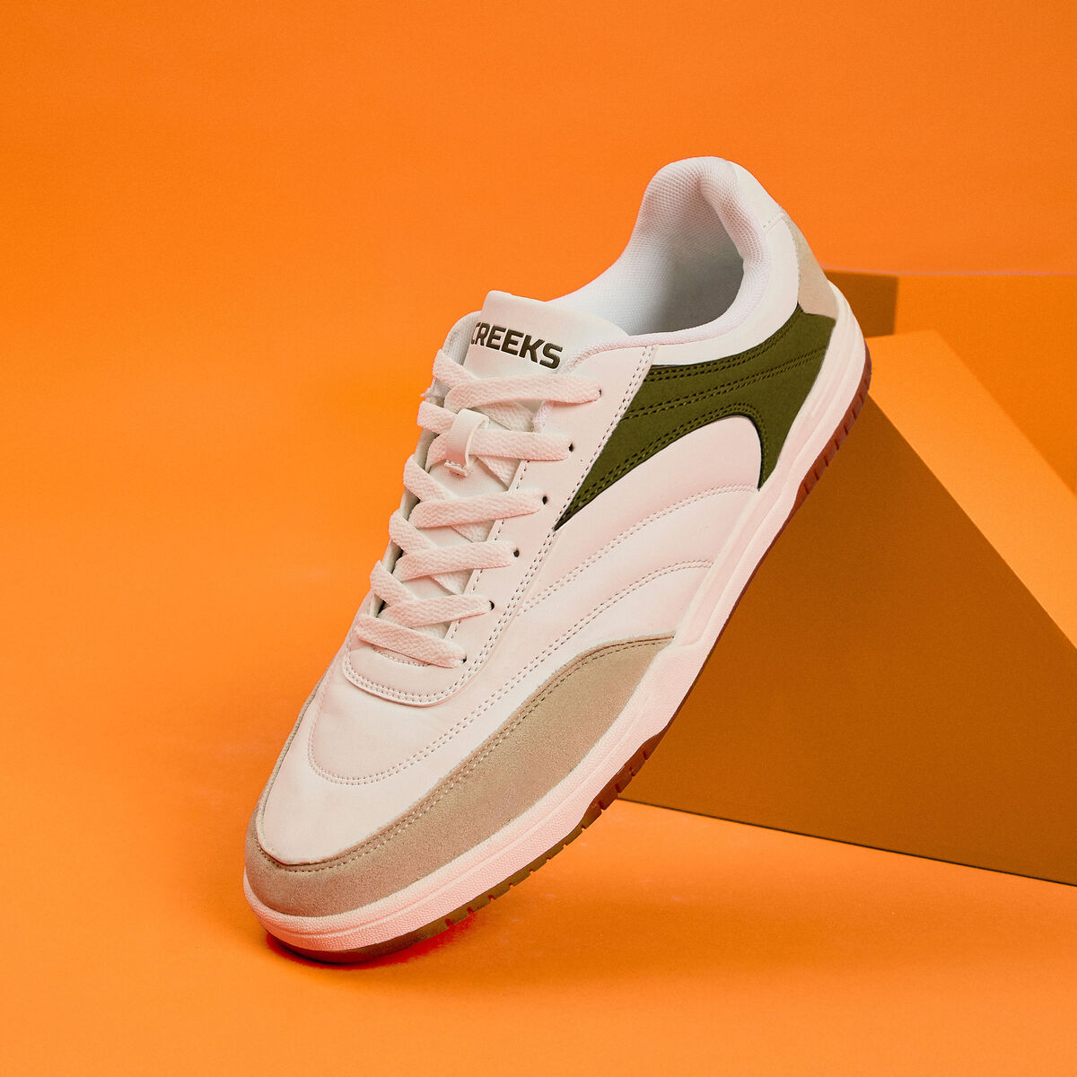Baskets basses &agrave; lacets blanc homme